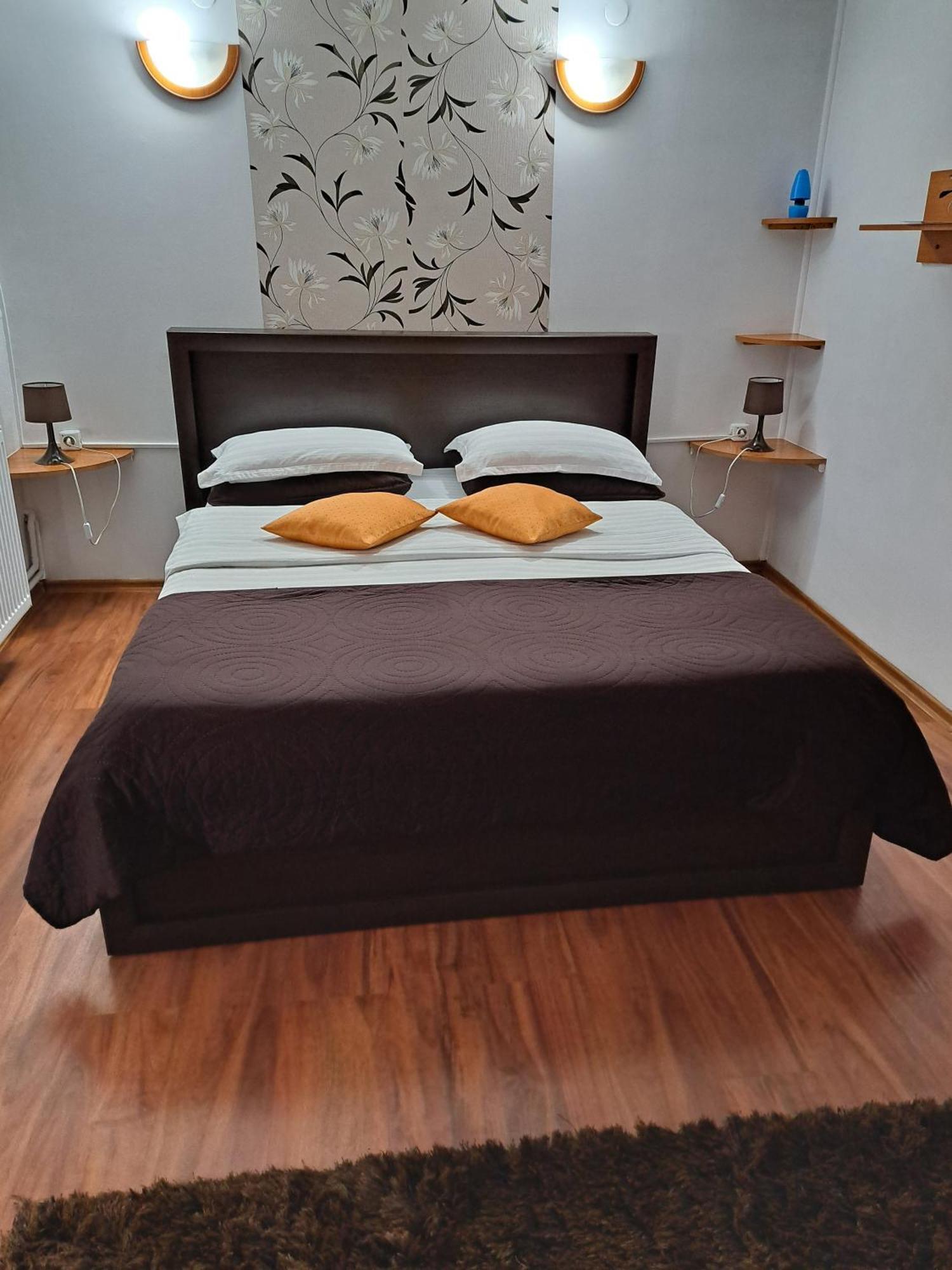 Shelby Accommodation -Adult Only- Sinaia Eksteriør billede
