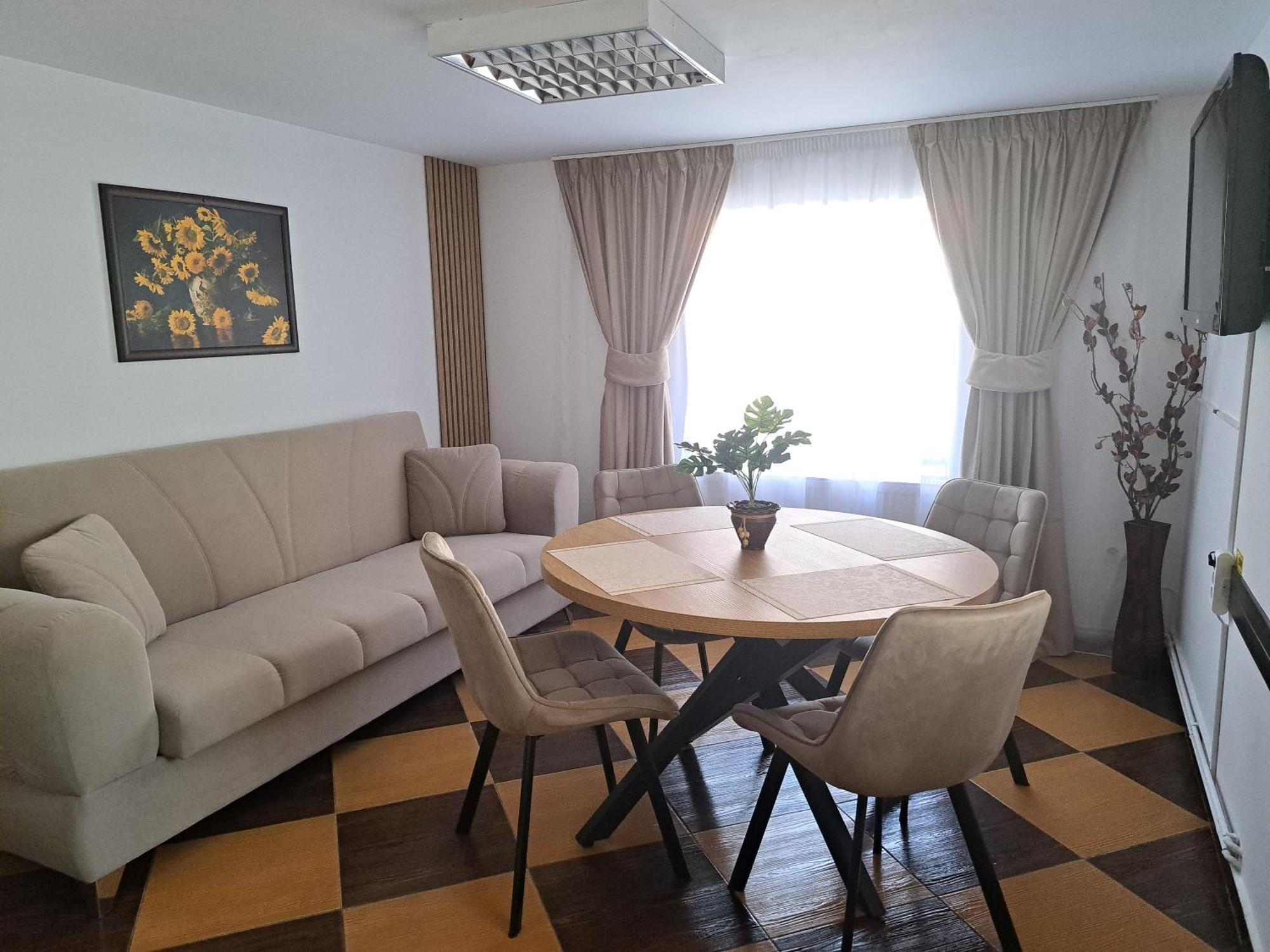Shelby Accommodation -Adult Only- Sinaia Eksteriør billede